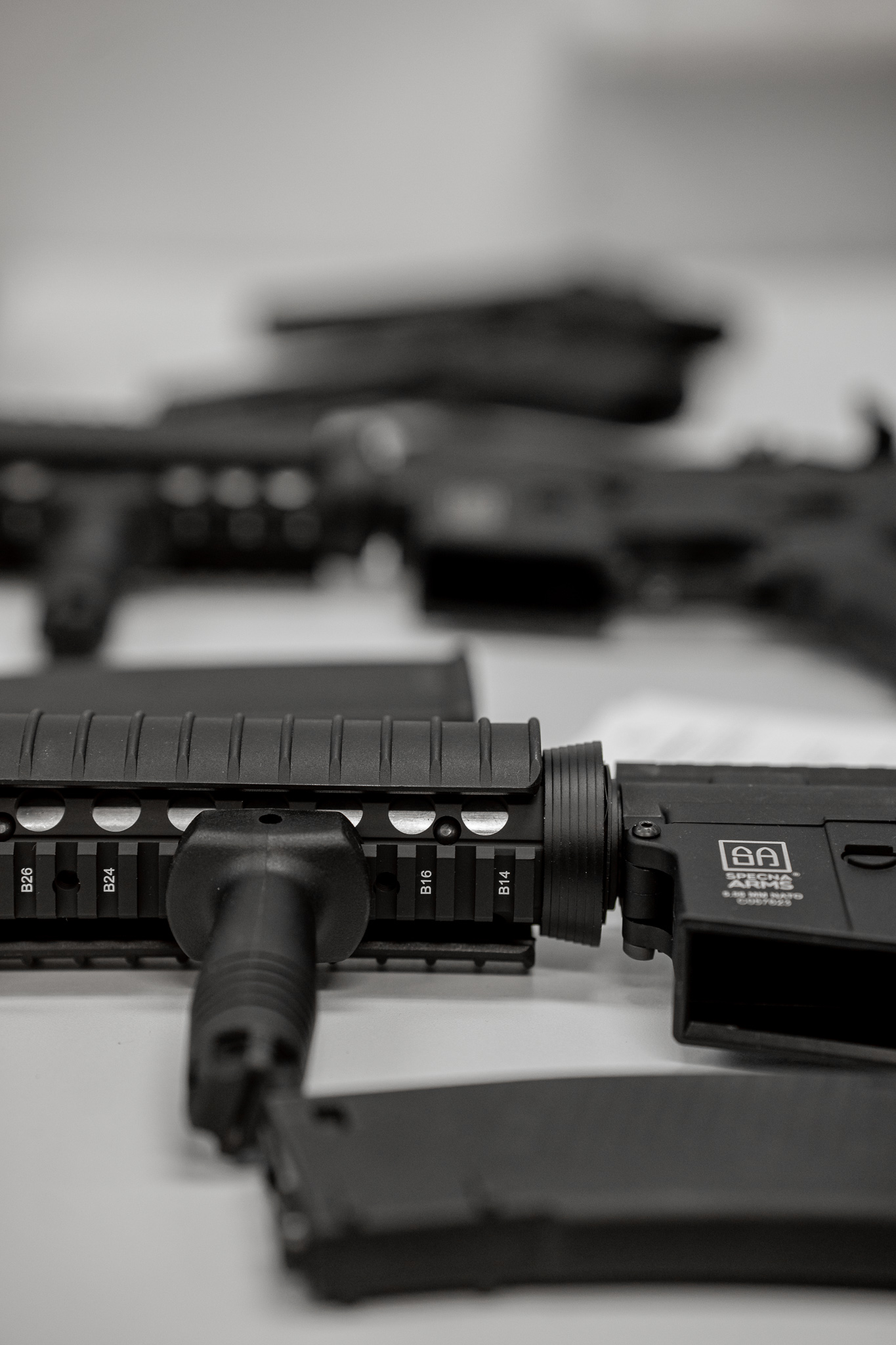 Repliki karabinów do ćwiczeń dla klasy liceum ogólnokształcącego TEB Edukacja w Opolu o profilu kryminalistycznym